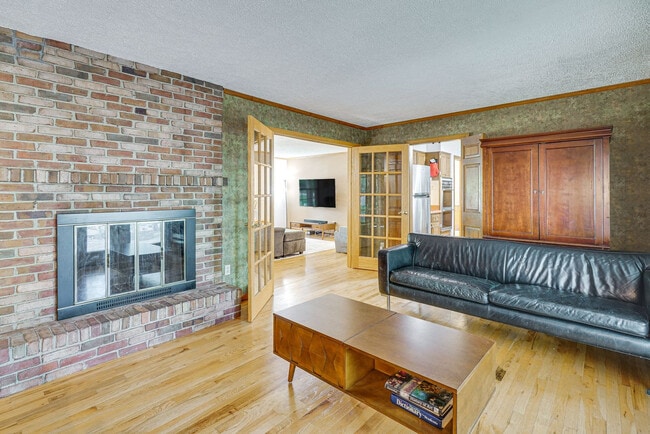Building Photo - 970 Sandy Ln
