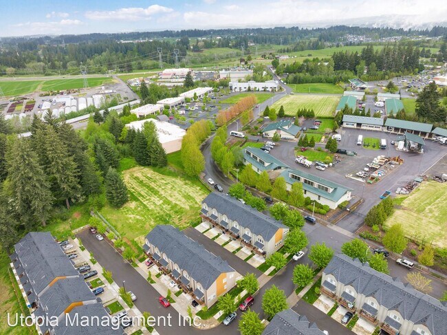 Foto del edificio - 3 br, 2.5 bath House - 16777 Champion Way