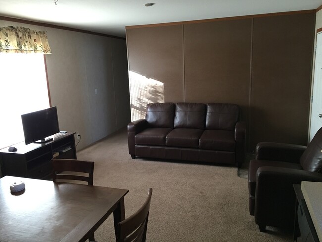 Building Photo - Trailer for Rent in Belfield