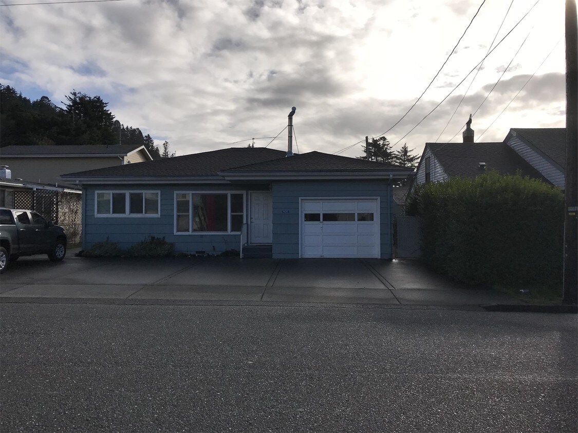 Primary Photo - 94241 6th St