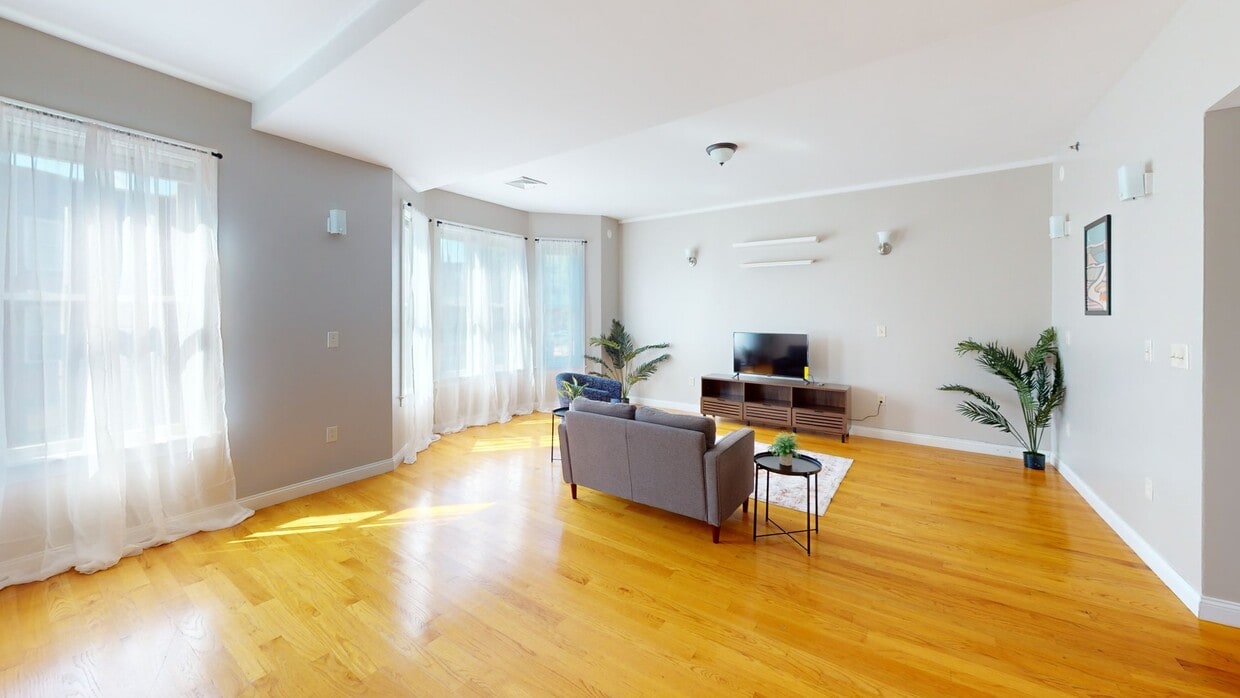 Photo - Private bedroom in 3 bed/1.5 bath Home