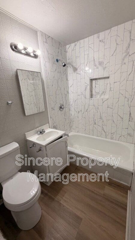 Foto del edificio - 3214 S St Clair Ave