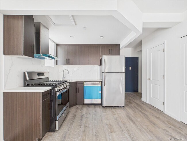 Foto del edificio - 97-30 64th Ave