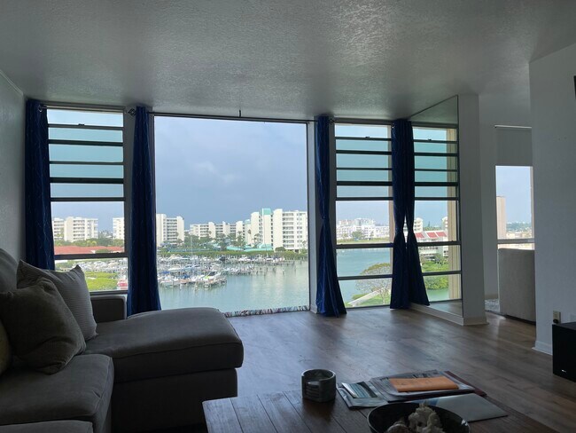Foto del edificio - 7400 Sun Island Dr S