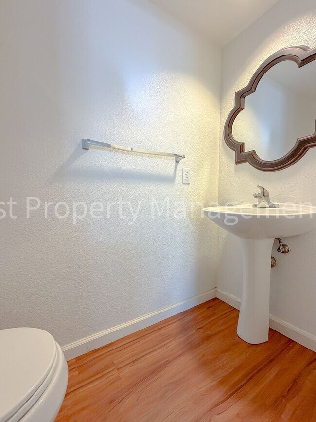 Foto del edificio - San Jose Townhome Near Levi Stadium
