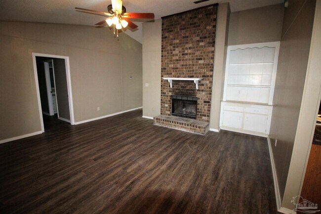 Foto del edificio - 4516 Southpointe Ln