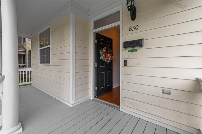 Foto del edificio - 830 E Duffy St