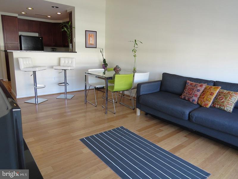 Foto principal - 1111 11th St NW