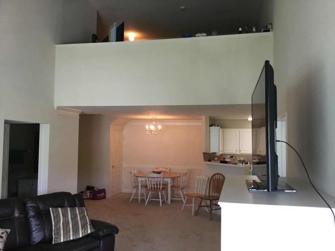 Primary Photo - 2222 Astoria Cir