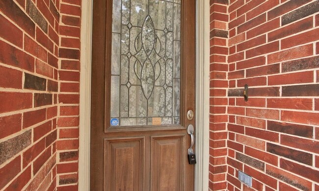 Building Photo - 1515 Olive Park