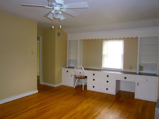 Building Photo - 12 S Rockburn St