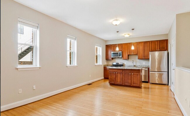 Foto del edificio - 3318 Sherman Ave NW