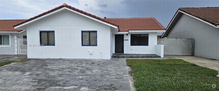 Building Photo - 14765 Kendale Lakes Blvd