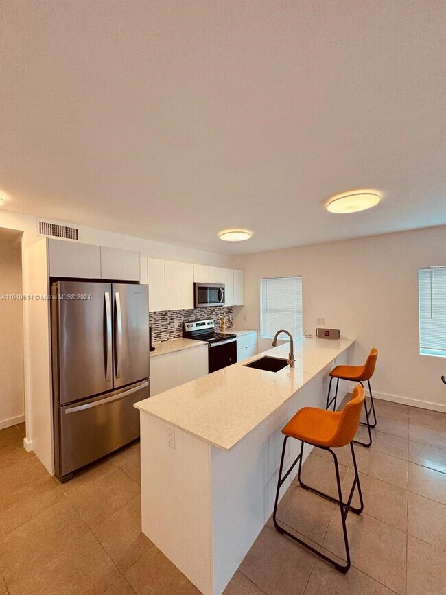 Foto del edificio - 737 NW 4th St