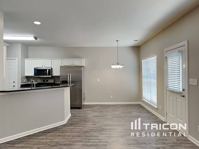 Foto del edificio - 225 Everett Park Dr
