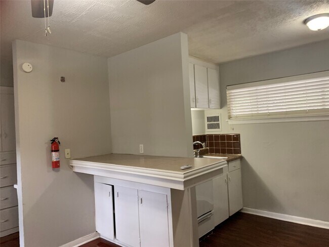 Foto del edificio - 8715 Timberside Dr
