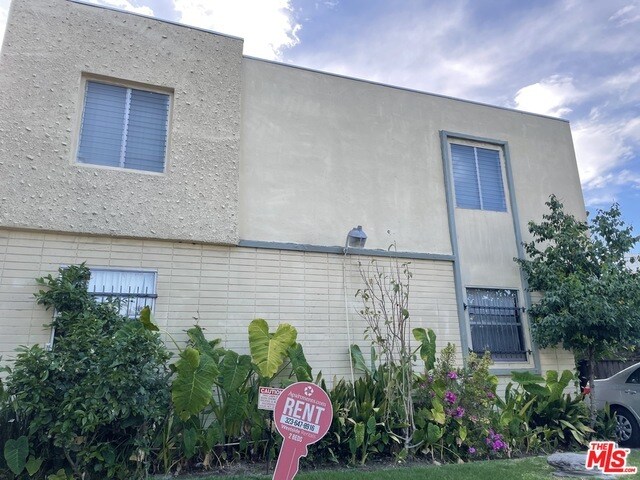 Primary Photo - 3333 Durango Ave