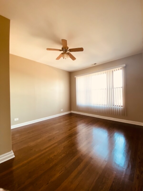 Foto del edificio - 4147 S Prairie Ave