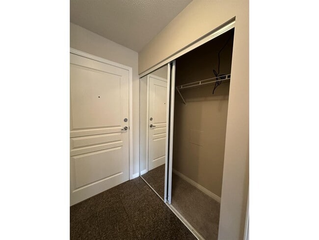 Photo du bâtiment - 15188-15122 22 Ave