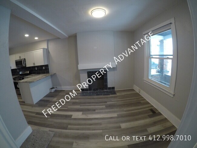 Building Photo - 429 Elk St