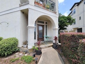 Building Photo - 1421 Bremond St