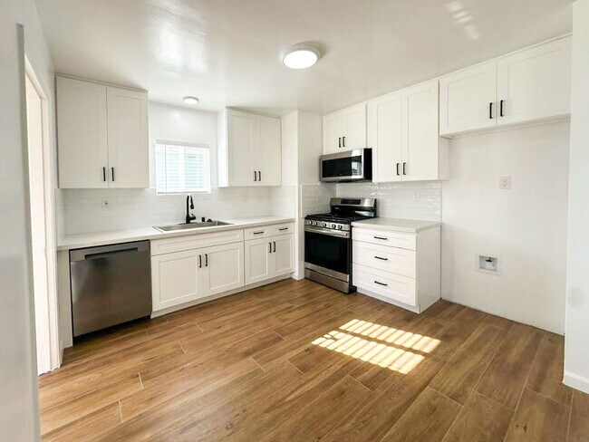 Foto del edificio - Updated 4BR Home in Lompoc with Spacious Yard — Move-In Ready!