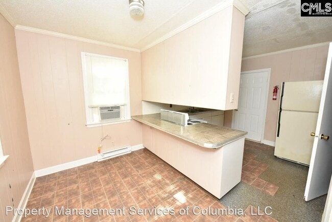 Building Photo - 3 br, 1 bath House - 103 Duke Ave
