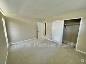 Building Photo - 3602 S Beach Dr