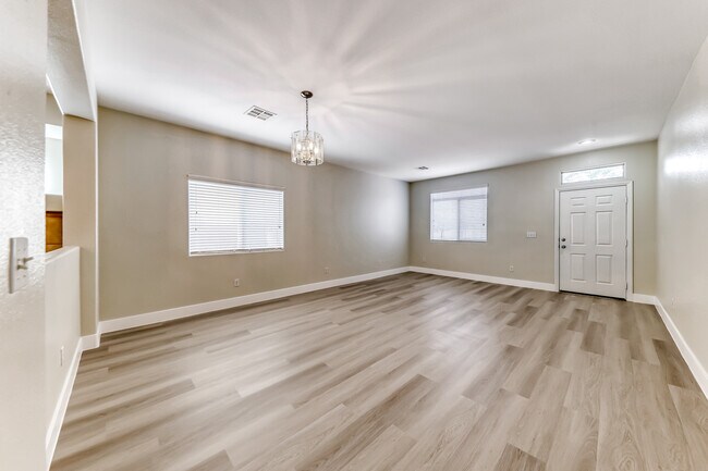 Building Photo - 5567 Cortu Ave