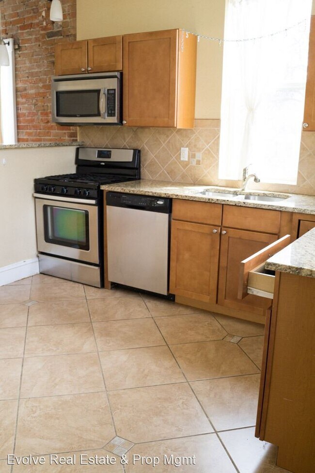 Building Photo - 2 br, 2 bath House - 3015 N Williams Street