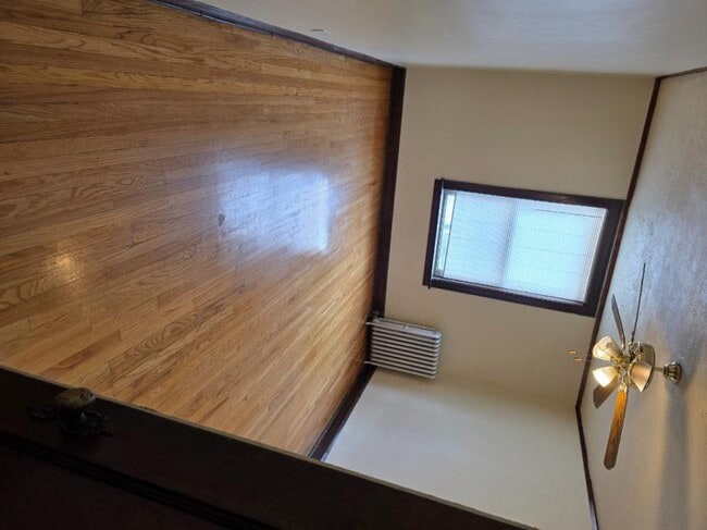 Building Photo - 1 bedroom in CHICAGO IL 60620