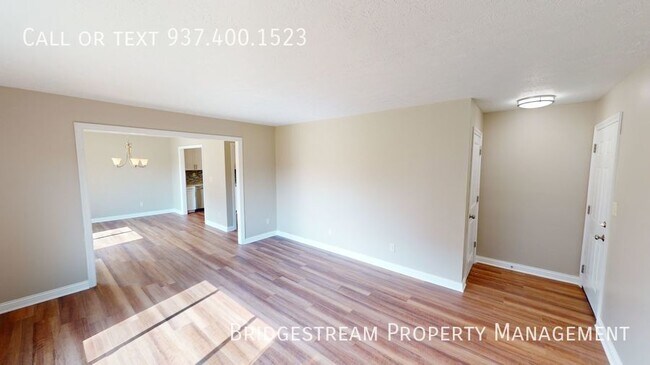 Foto del edificio - Beautiful ground level 2 bedroom, 2 full b...