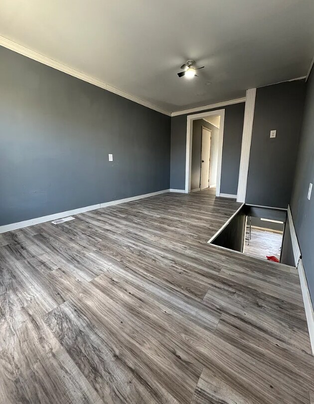 Salón de la planta superior - 38 N Chemung St