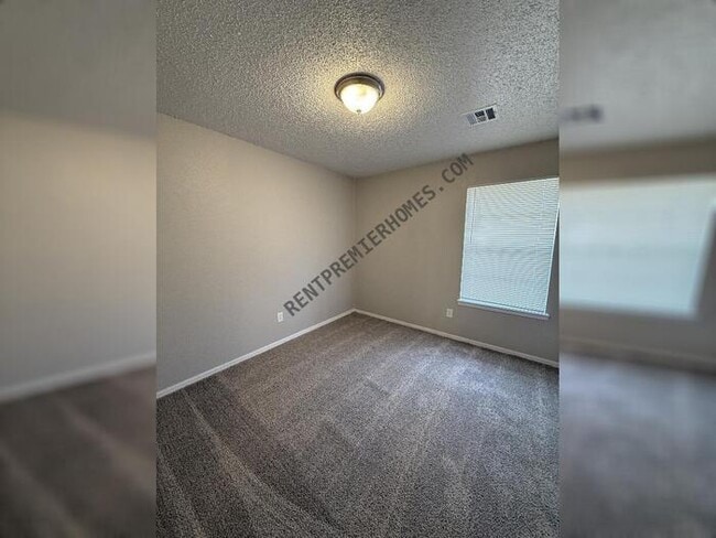 Foto del edificio - 7413 NW 125th St