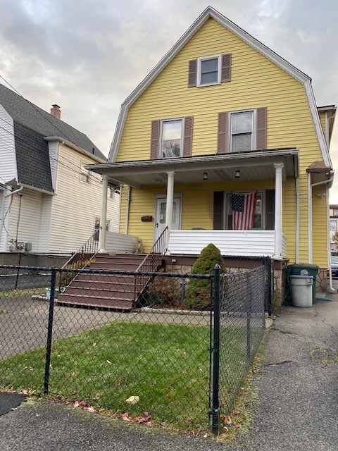 Primary Photo - 10 Alto Ave