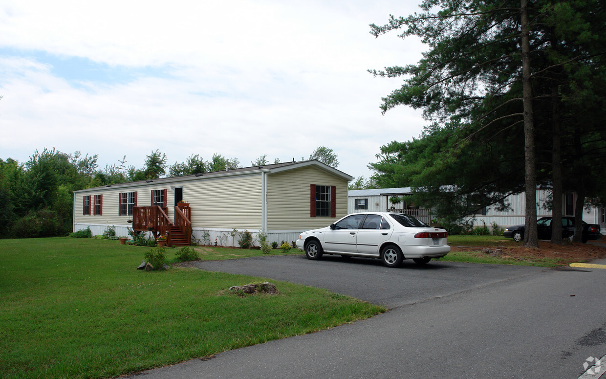 Foto del edificio - North Forsyth Mobile Home Park