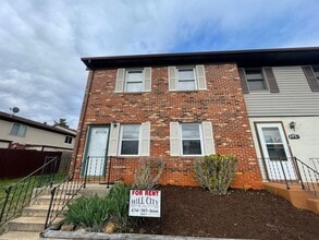 Building Photo - 202 Fountain Dr