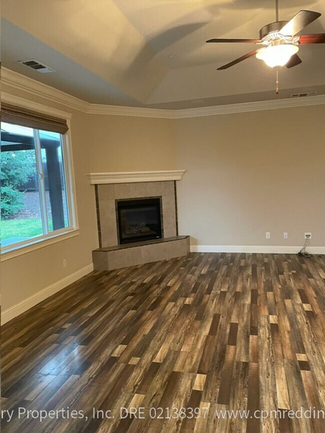 Foto del edificio - Custom Home with Upgrades Near Clover Creek Preserve Coming Available June 1st!
