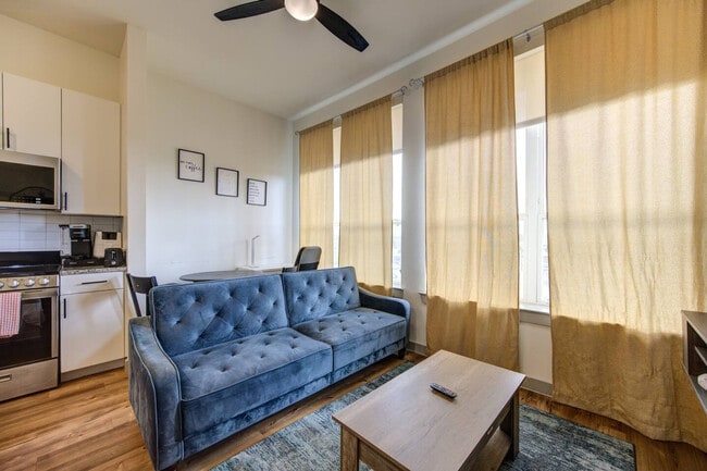 Foto del edificio - 1111 Shepherd Dr