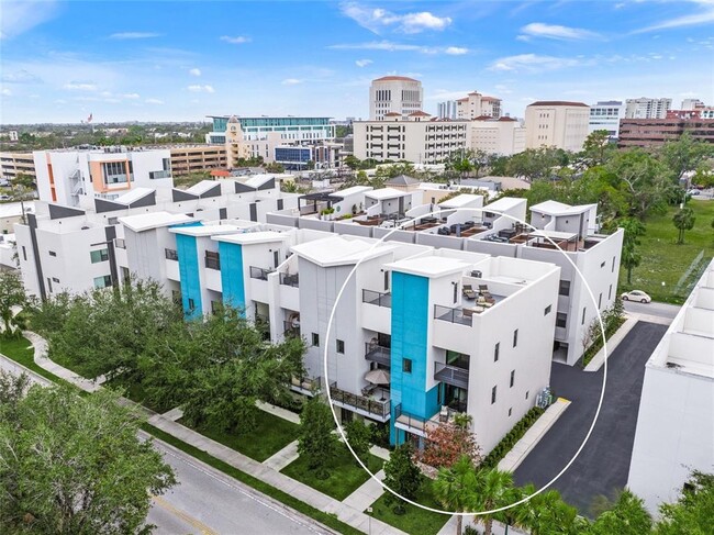 Foto del edificio - 72 N School Ave
