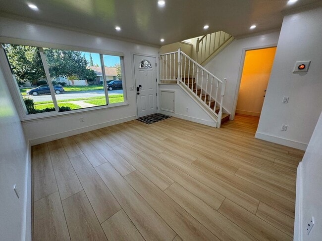 Building Photo - 4894 Rue Le Mans