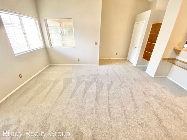 Building Photo - 1608 N Torrey Pines Dr