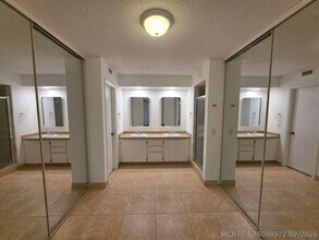 Building Photo - 708 7th Ln