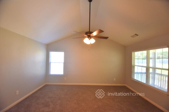 Foto del edificio - 6625 Grove Meadows Ln