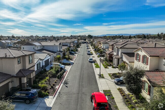 Alternar - 844 Diamante Way