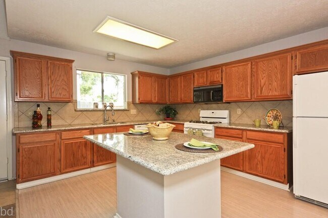 Foto del edificio - 2406 Old Dixie Dr