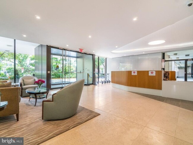 Building Photo - 4141 N Henderson Rd