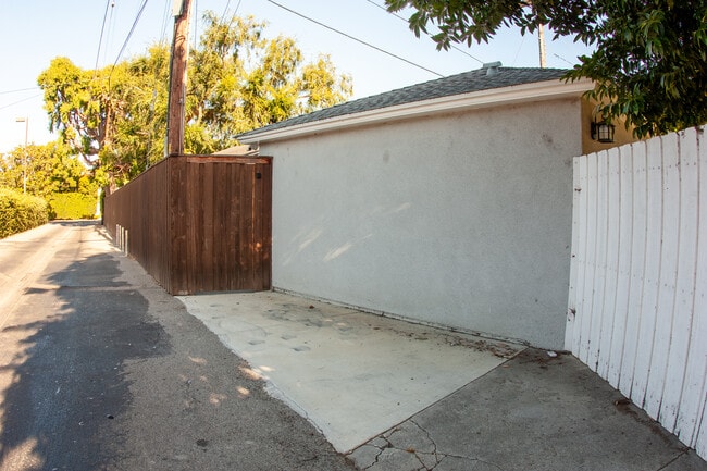 Building Photo - 4178 Nagle Ave