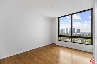 Building Photo - 10350 Wilshire Blvd