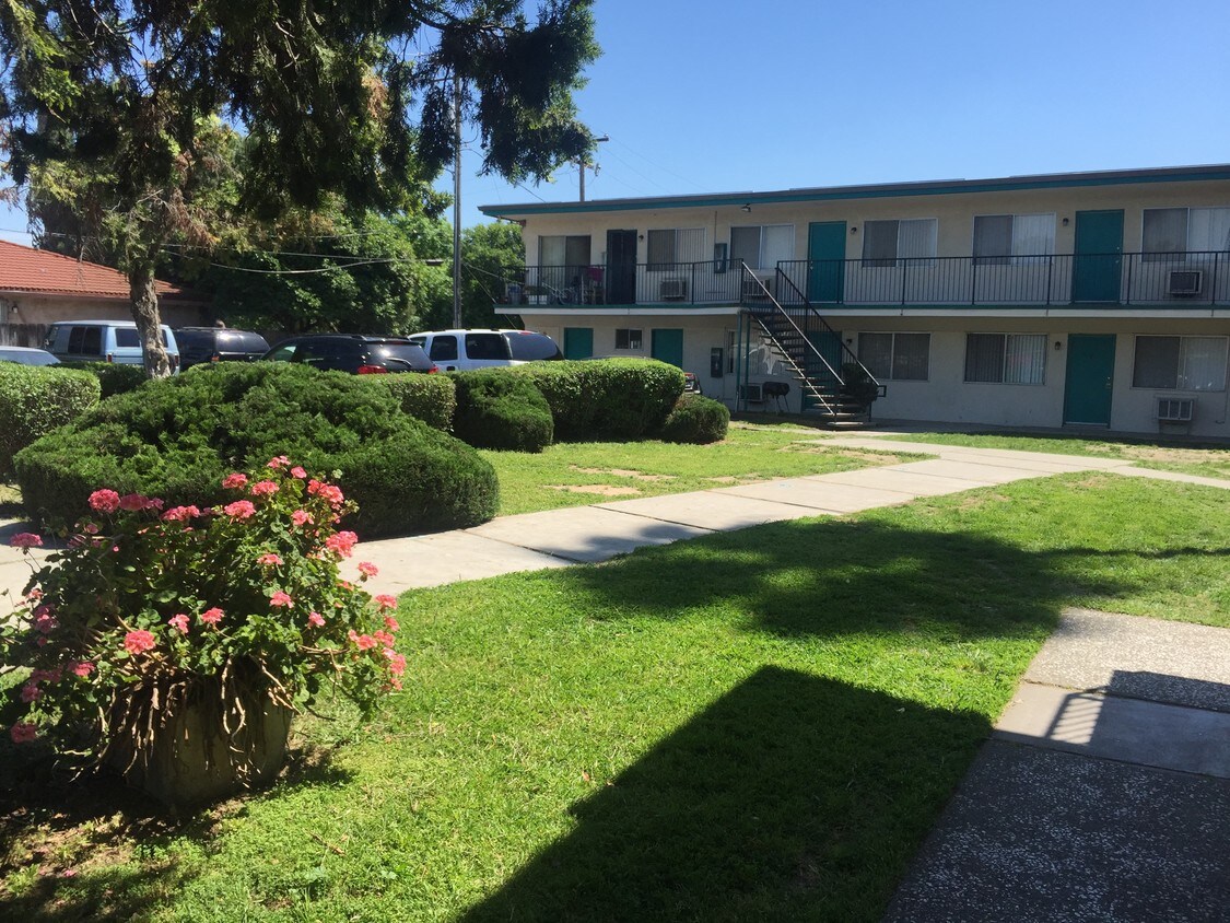 Holiday Arms Apartments Apartments in Stockton, CA